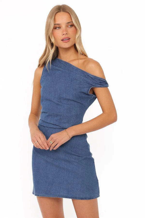 elvira blue dress Mini 0716featureddress up back detail 🖤Your favourite black dress?🖤 Size:4 (AU)