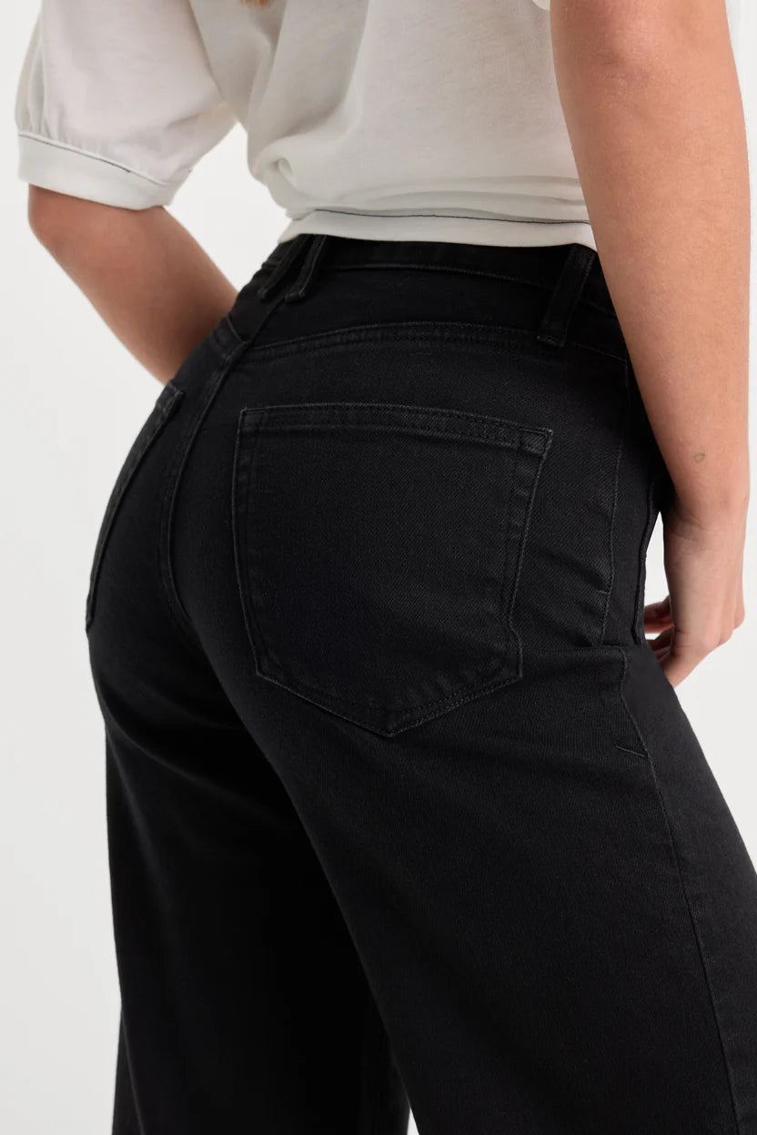 Patch Pocket Good Waist Palazzo Jeans