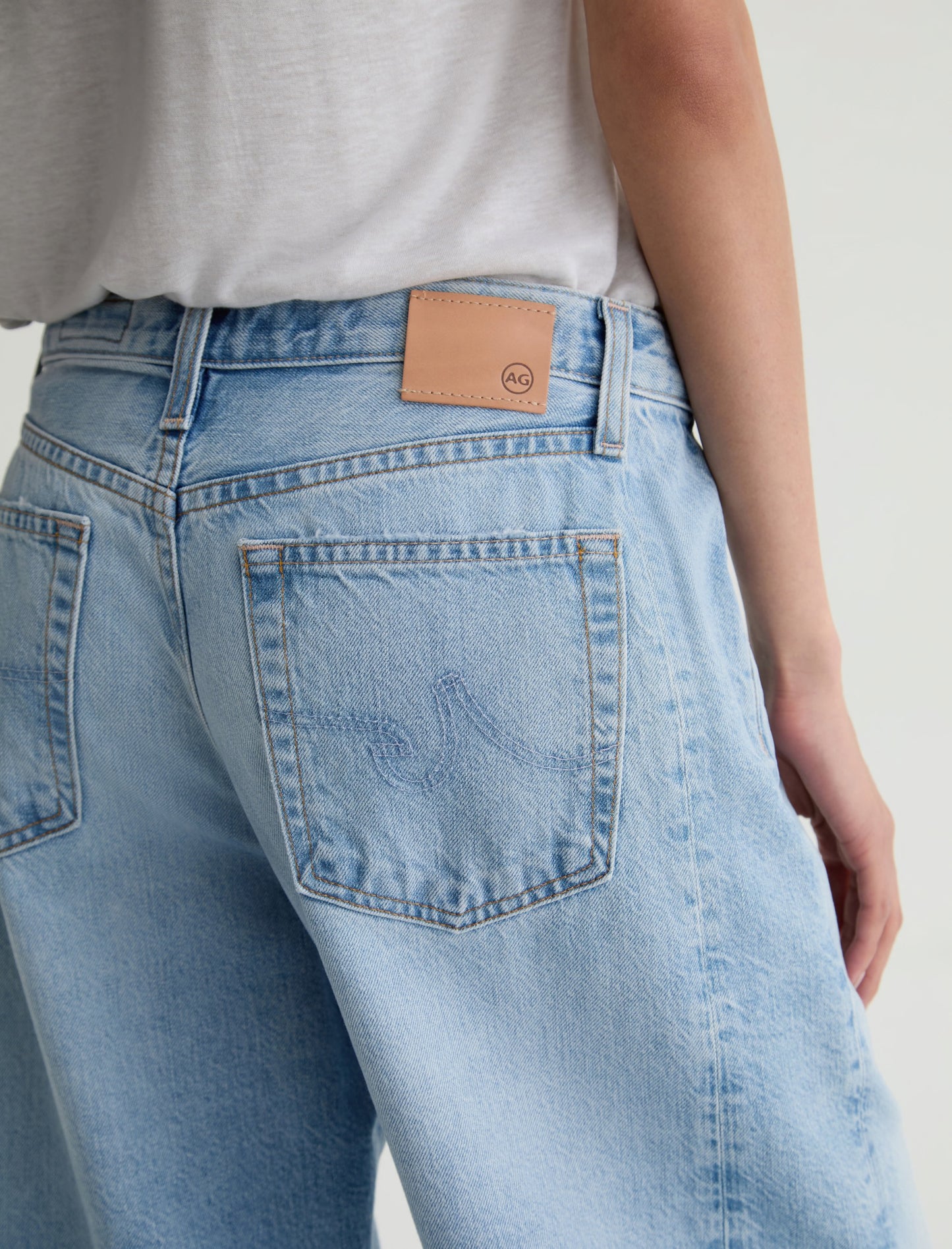 Hattie Crop Jean- Gesture