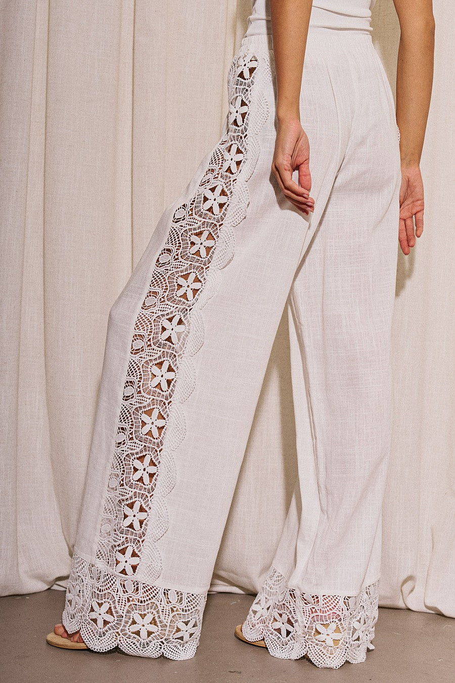 Genovia Eyelet Pant